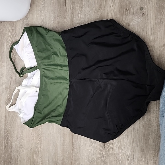 One peice bathing suit - Picture 2 of 3